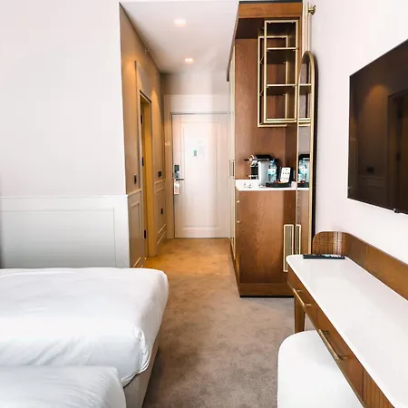 Hotel Liv *