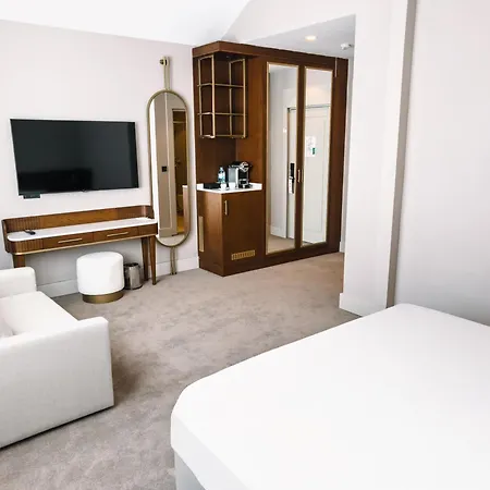 Hotel Liv *