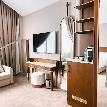 Liv Hotel