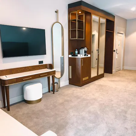 Hotel Liv *